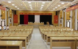 sắp xếp bàn hội trường